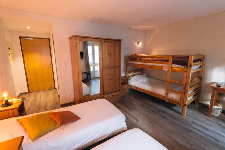 Room 8 of 62