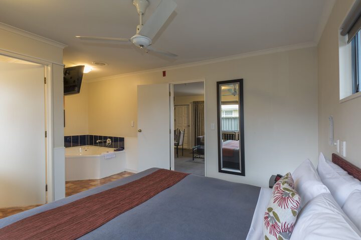 Room 9 of 31