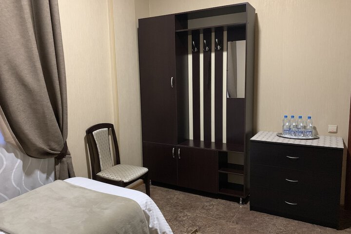 Room 12 of 22