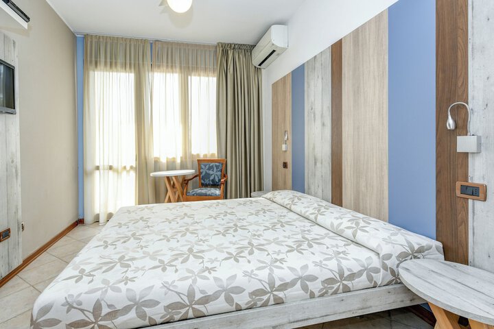 Room 20 of 203
