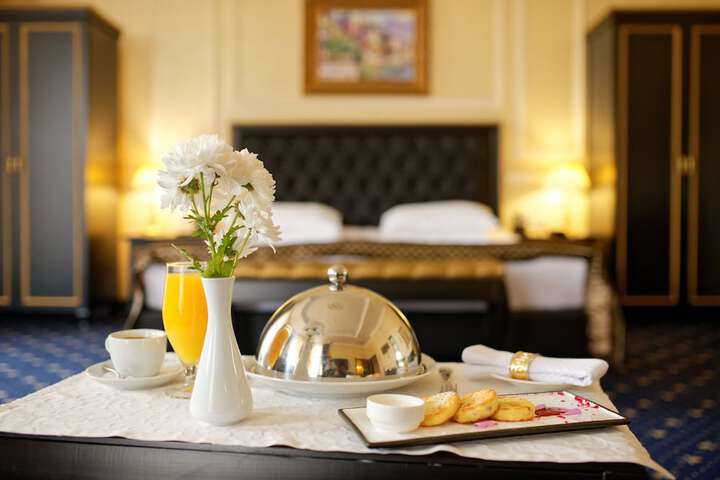 Breakfast/Coffee Service 90 of 122