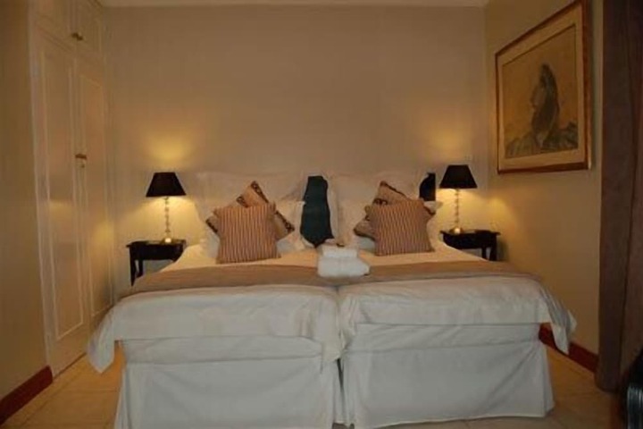 Room 4 of 27
