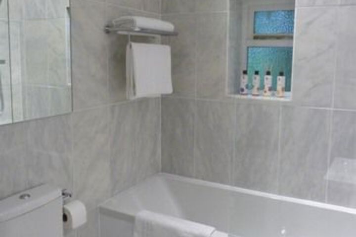 Room 8 of 25