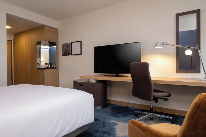 Room 28 of 152
