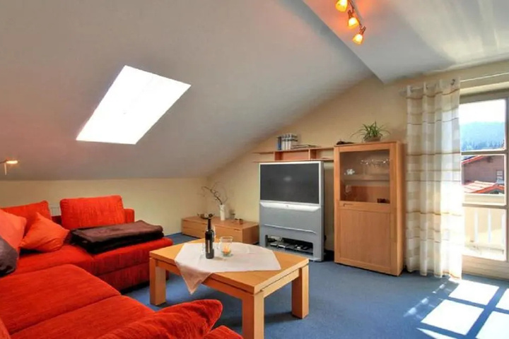 Room 3 of 10