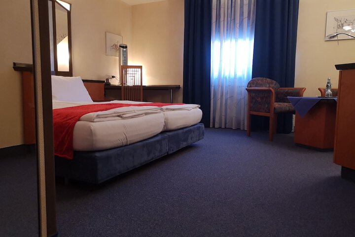 Room 3 of 19