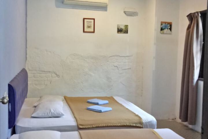 Room 15 of 36