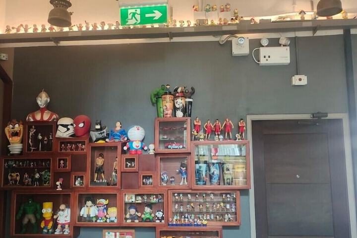 Room 6 of 105