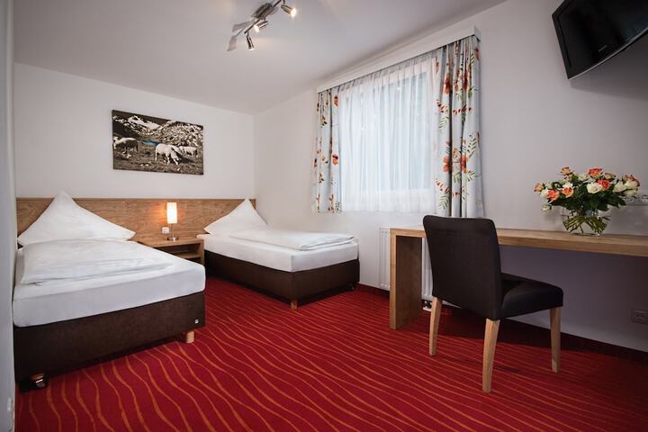Room 7 of 41