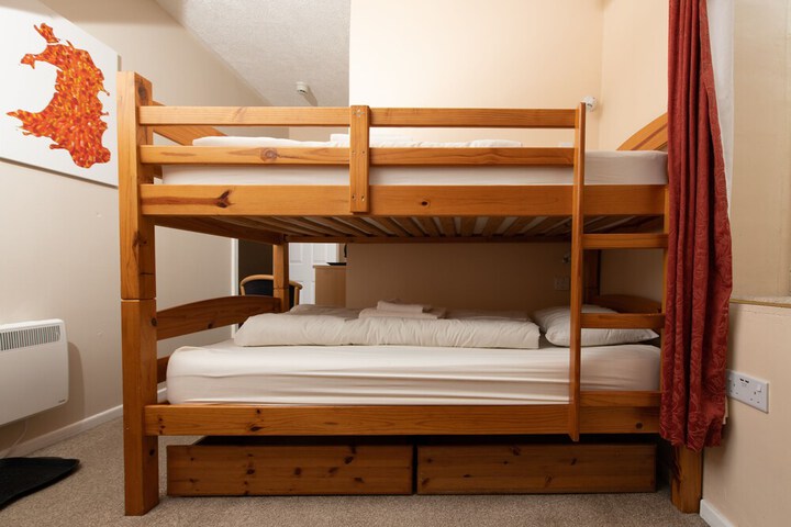 Room 18 of 46