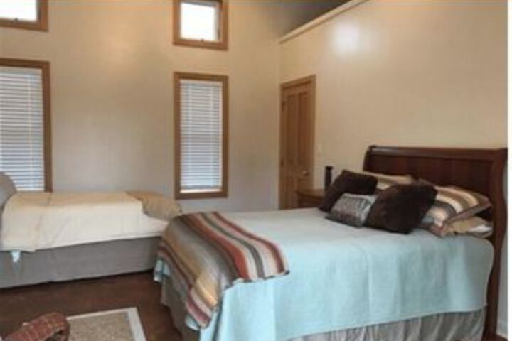 Room 13 of 36