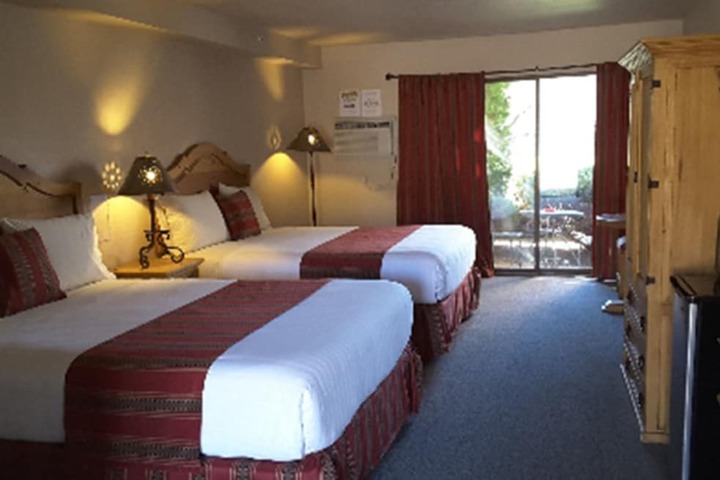 Room 4 of 74