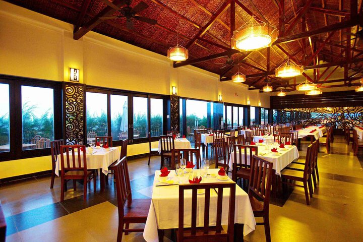Dining Photos