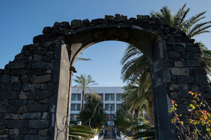 Hotel Exterior 109 of 126
