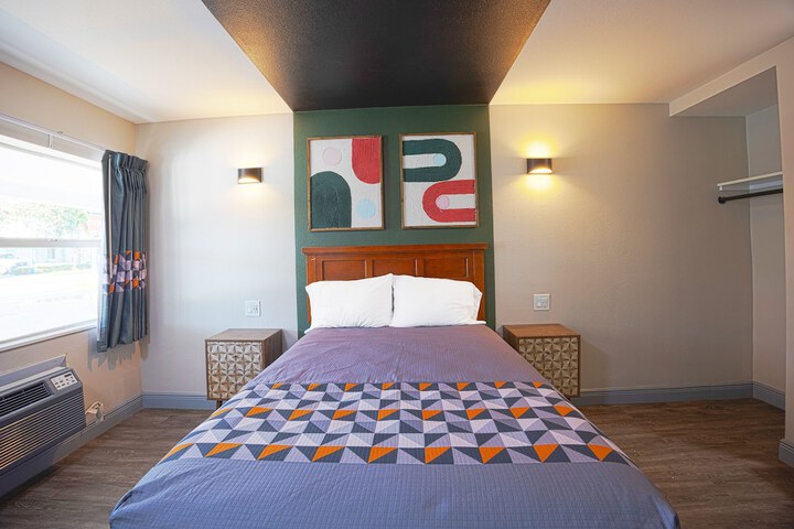 1 King Bed with Kitchenette (31 of 68)
