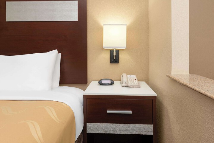 Basic King Bed (5 of 9)