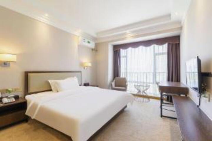 Room 5 of 6