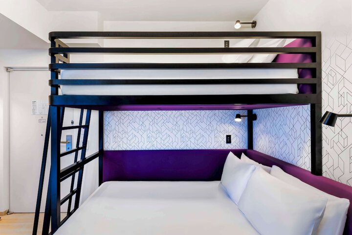 Room 33 of 66