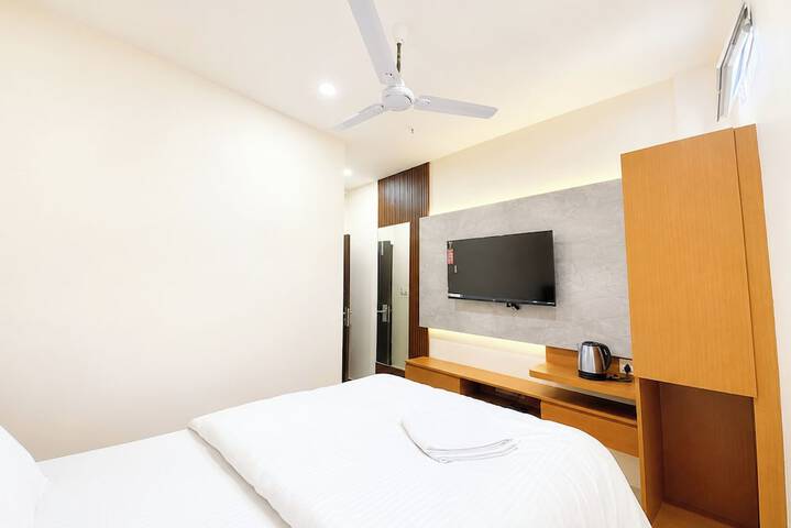 Room 3 of 9