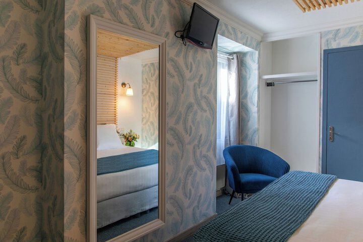 Room 9 of 35