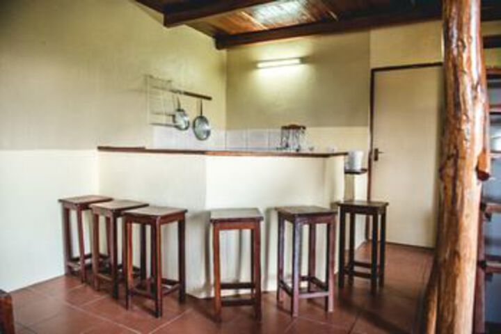 Room 8 of 10