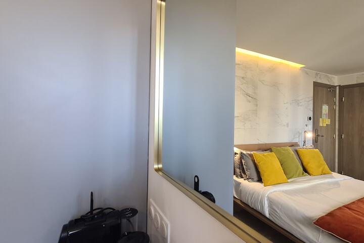 Room 44 of 118