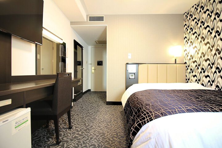 Room 17 of 43