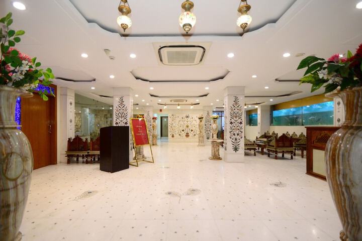 Guest Lobby