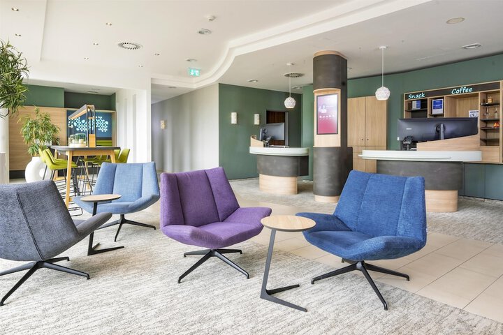 Entrance & Lobby
