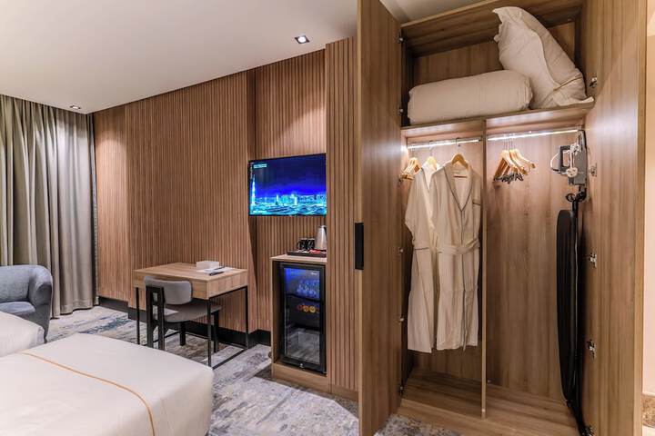 Room 20 of 86
