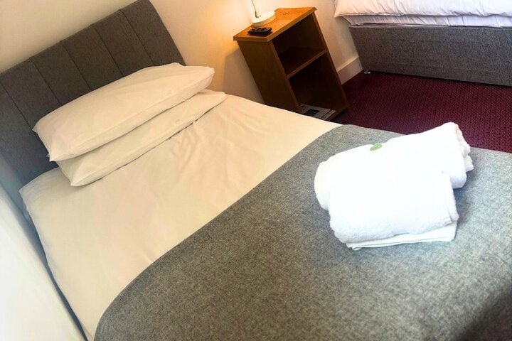 Room 3 of 6