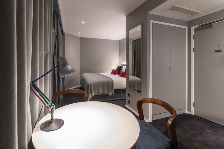 Room 8 of 41
