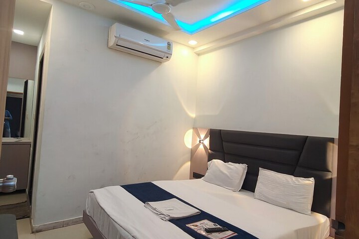 Room 7 of 20