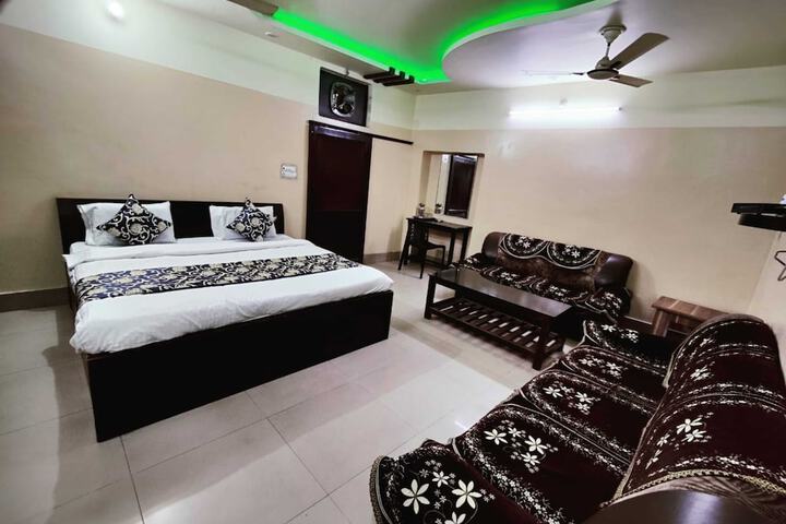 Room 5 of 30