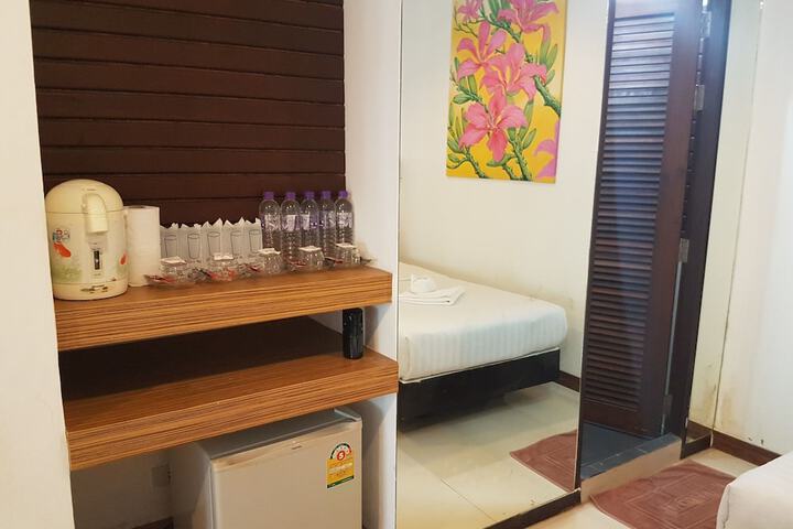 Room 8 of 93