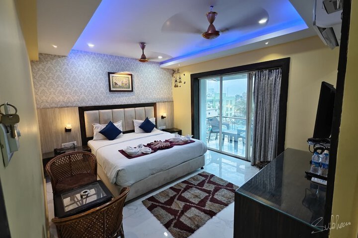 Room 9 of 25