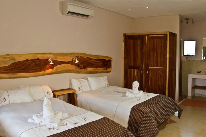 Room 2 of 37