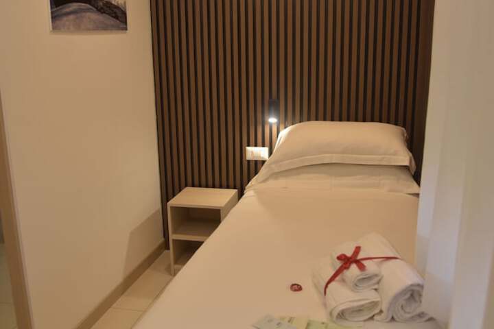 Room 5 of 36