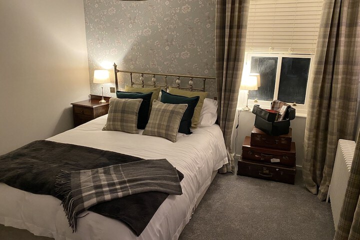 Room 3 of 20