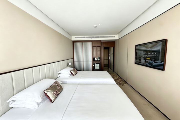 Room 37 of 66