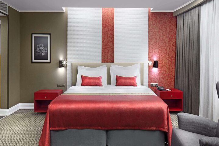 Room 12 of 63