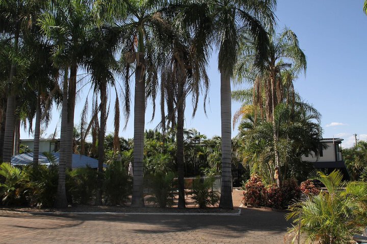 Property Grounds 23 of 27
