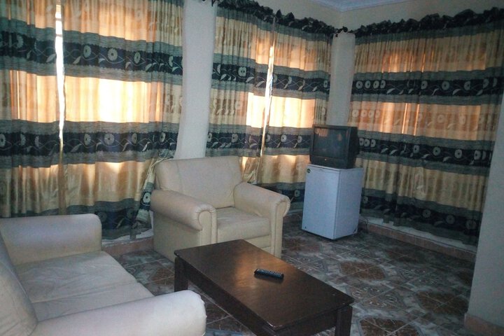 Room 7 of 14