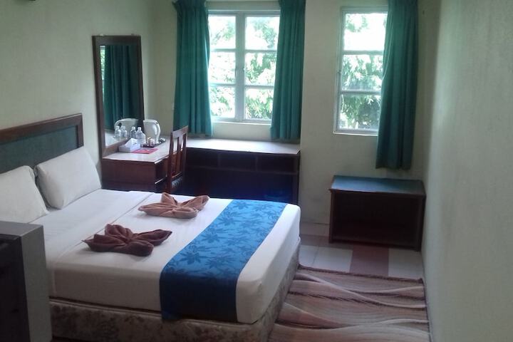 Room 9 of 42