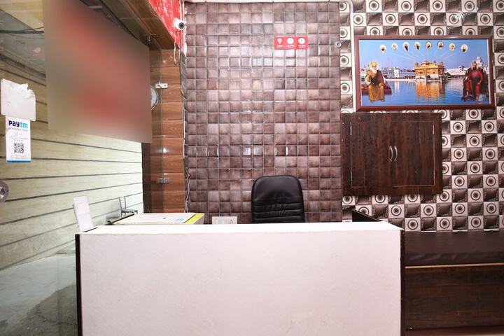 OYO 19565 HOTEL GALAXY