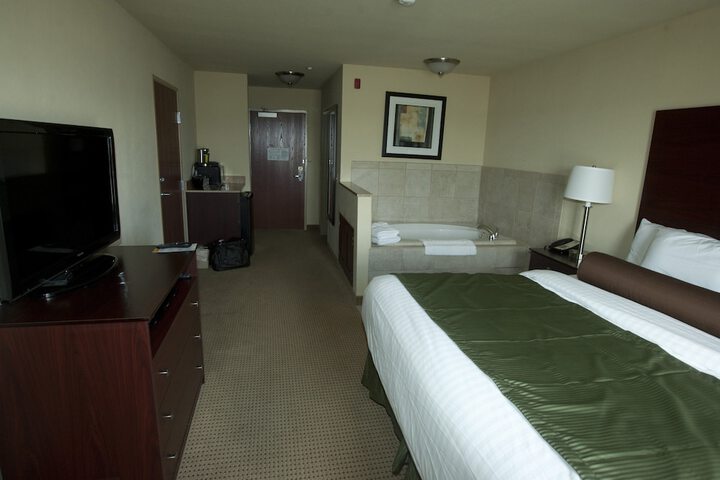 Room 13 of 38