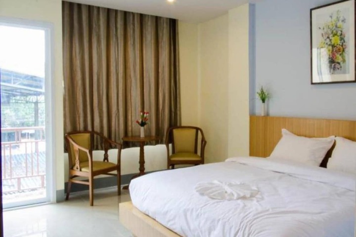 Room 3 of 20