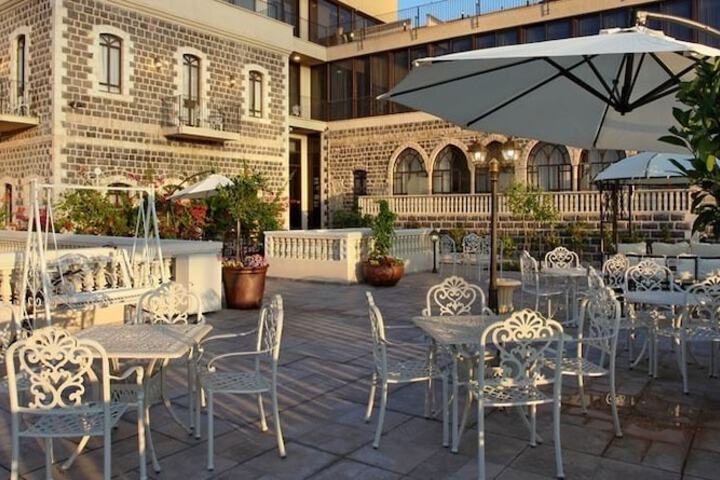 Terrace/Patio 31 of 32
