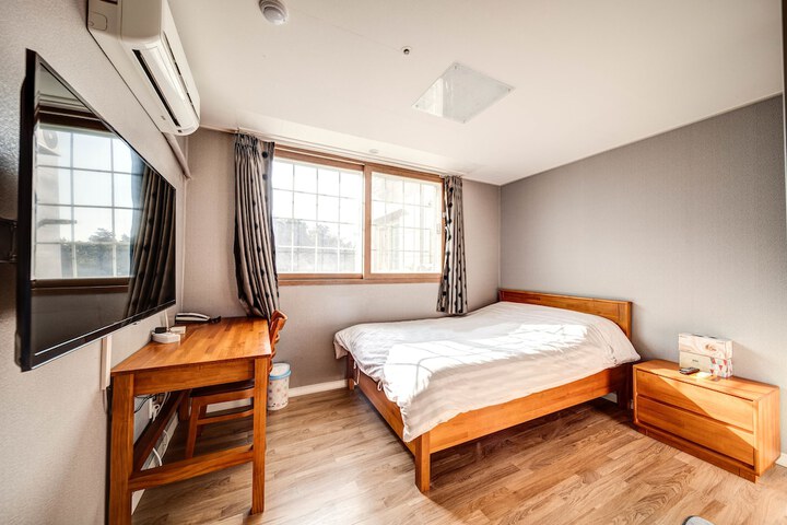 Room 12 of 39