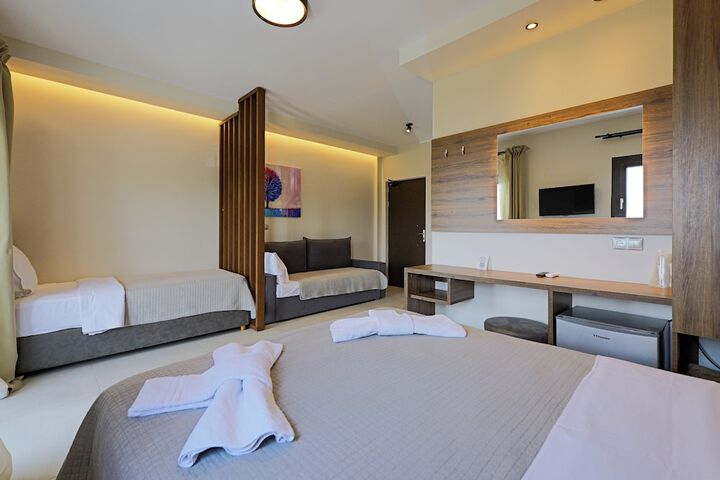 Room 32 of 137